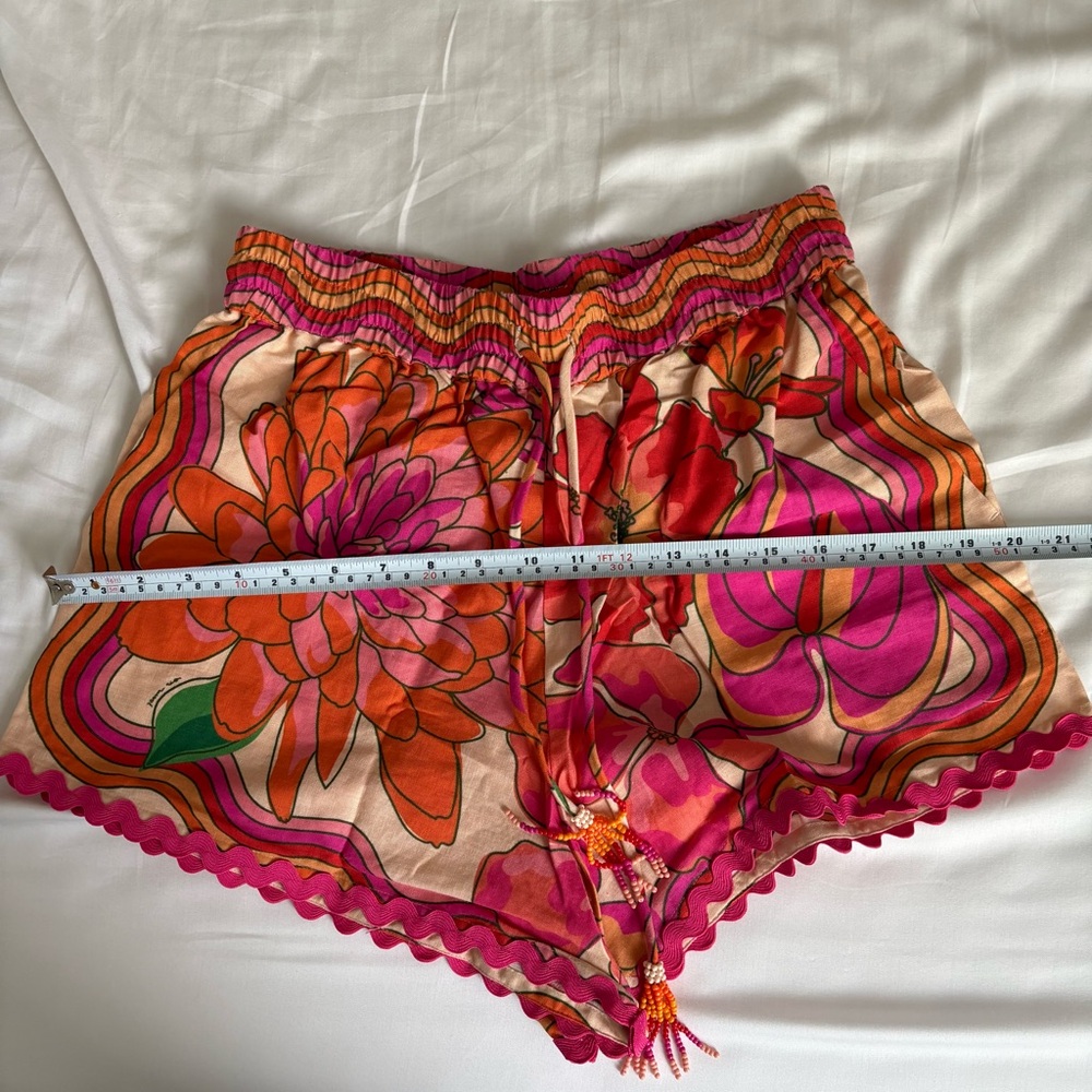 NWOT FARM Rio Spring Affair Shorts S - Picture 15 of 16